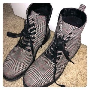 Wild Fable Dayton Plaid Boots
